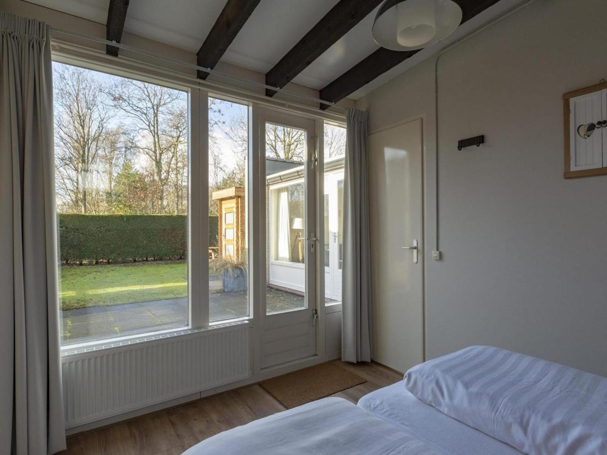 Contemporary Bungalow With Garden Sint Maartensvlotbrug Exterior photo